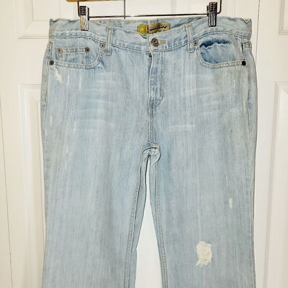 Old Navy Boy-cut Light wash jeans. - Picture 7 of 10